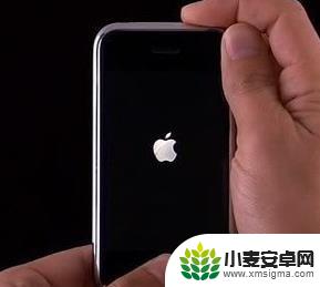 苹果手机出现白苹果是什么原因 苹果手机白苹果无法开机