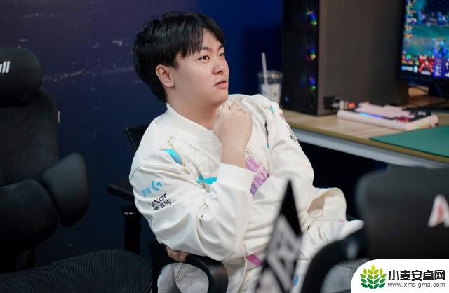 Xun与BLG众人聚餐，粉丝偶遇却发现他犯了职场大忌