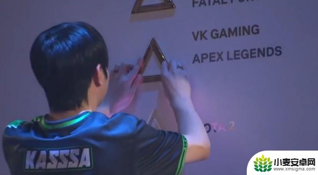 中国战队VKG在电竞世界杯APEX项目中喧嚣利雅得夺冠