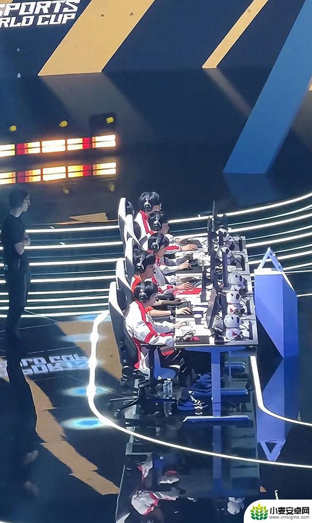AL战队成功击败T1战队
