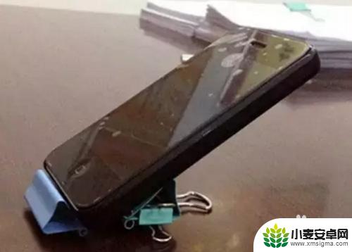 如何做个家用手机支架 手机支架制作材料