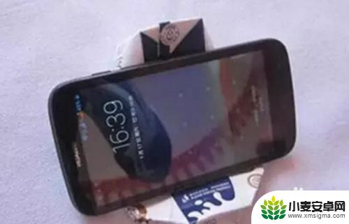 如何做个家用手机支架 手机支架制作材料