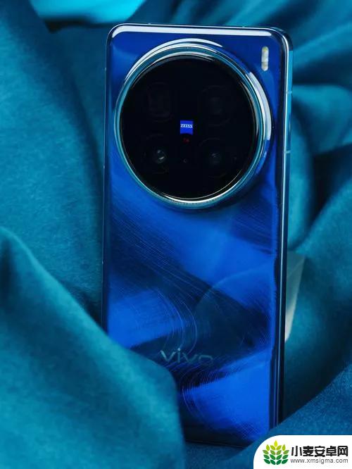 2025年直播旗舰手机巅峰对决:iPhone 16 Pro与安卓三大巨头的较量,谁能夺得王者之位?